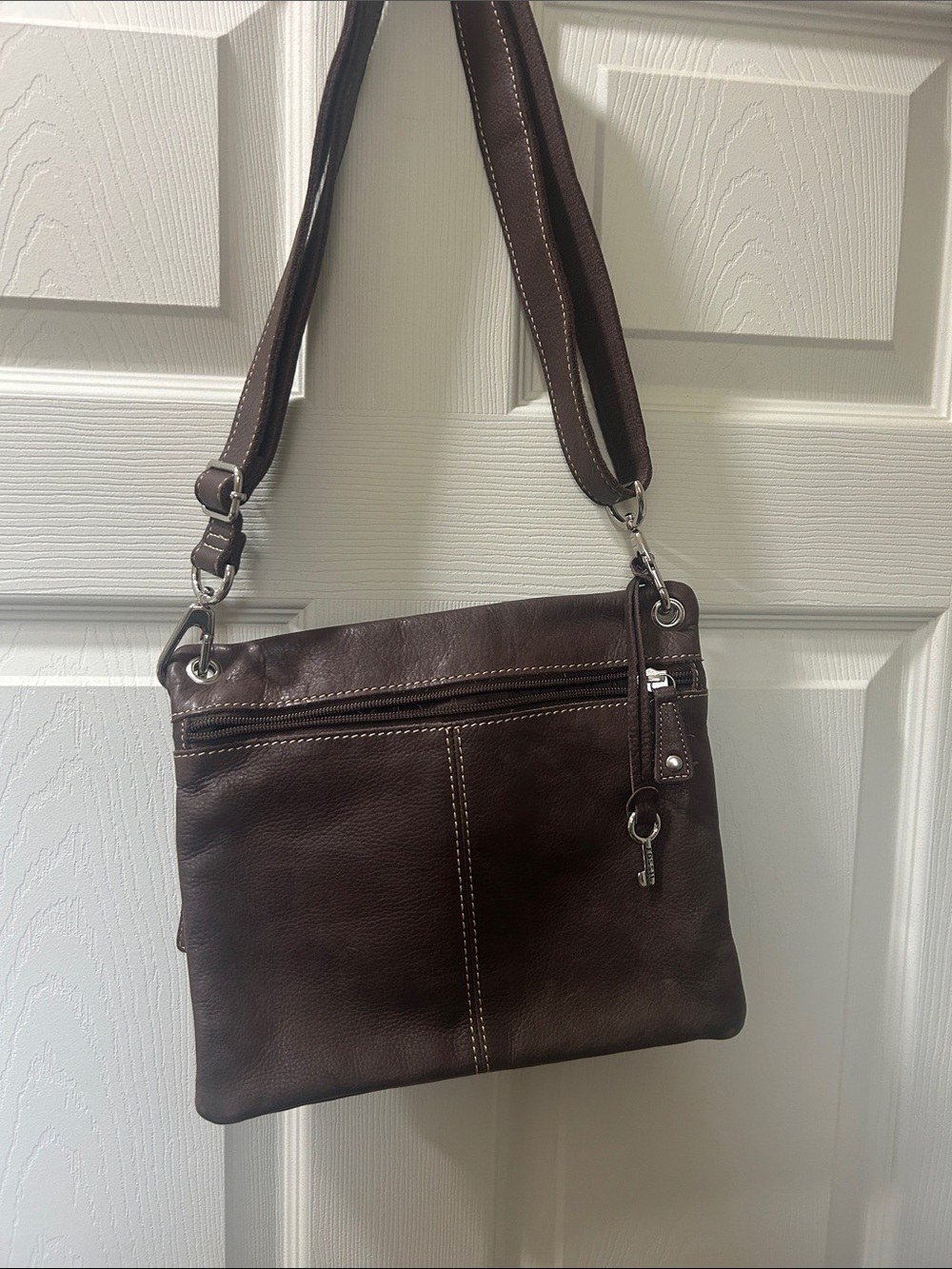 Fossil Dark Brown Leather Shoulder Bag with Silver Hardware - Picture 2 of 3